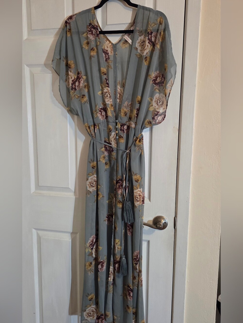Xhilaration Sheer Floral Kimomo Duster in Dusty Blue and Cream